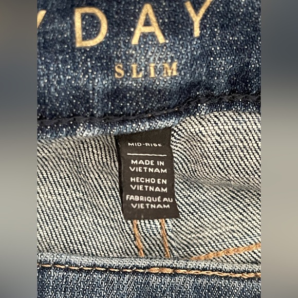 White House Black Market Dark Blue Slim Jeans - Picture 11 of 11